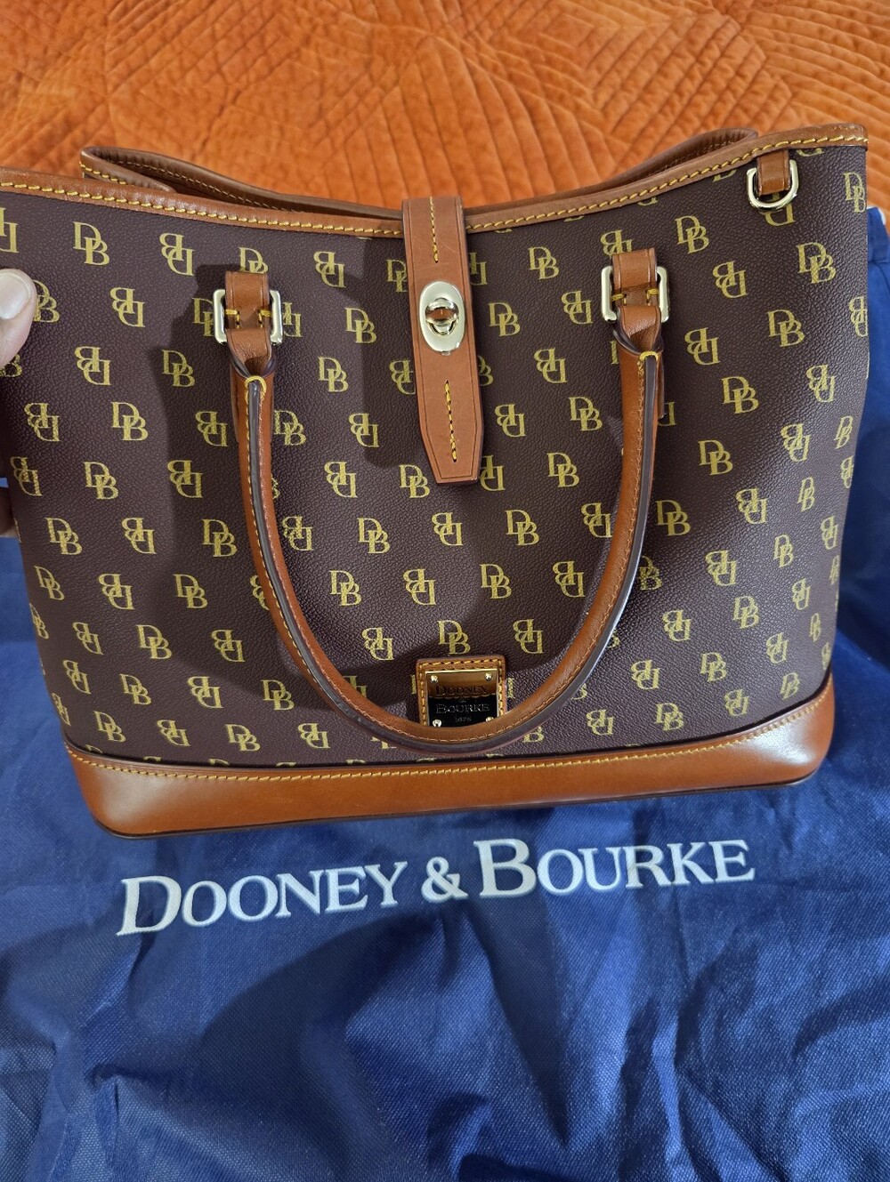 Dooney And Bourke Perry GRETTA SATCHEL BORDEAUX